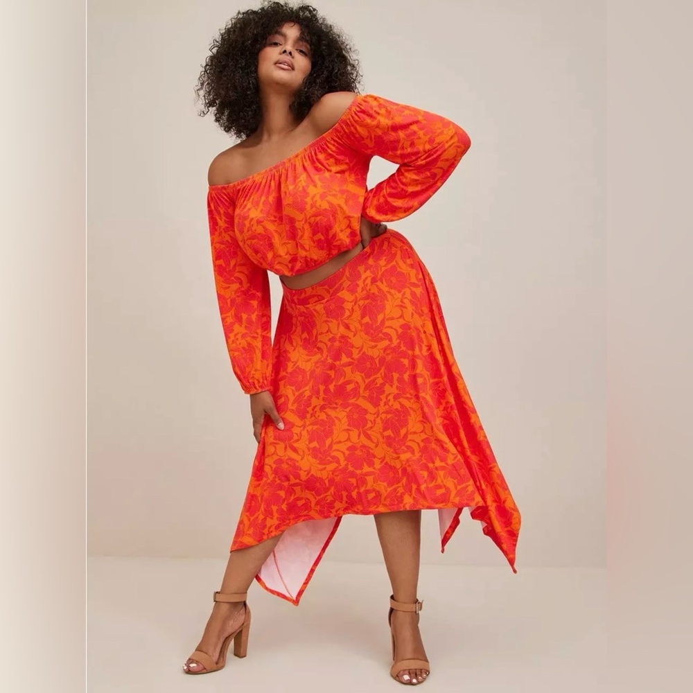 NWT Torrid Vibrant Orange Long Sleeve Crop Top with Floral Design (top only)